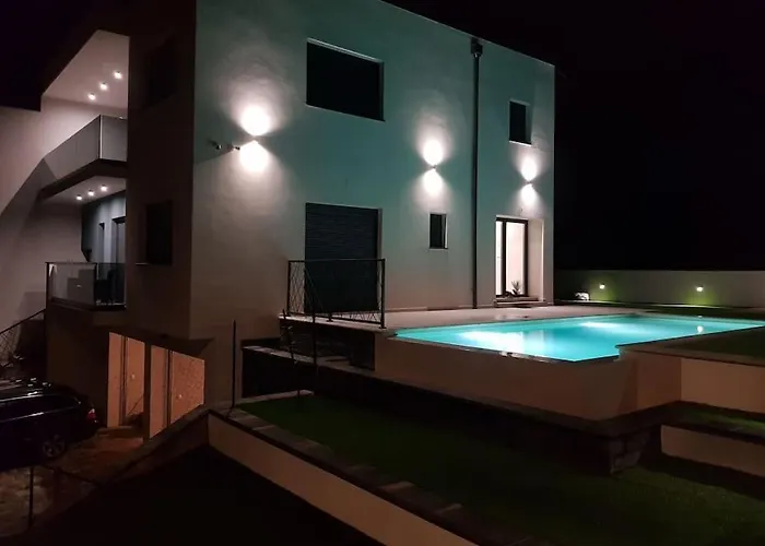 Luxury Sea View Dijana With Infinity Pool & Jacuzzi Near Rijeka Kostrena