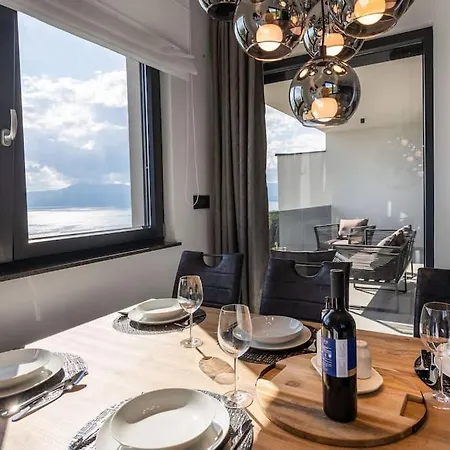 Villa Luxury Sea View Dijana With Infinity Pool & Jacuzzi Near Rijeka *