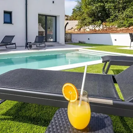 Villa Luxury Sea View Dijana With Infinity Pool & Jacuzzi Near Rijeka