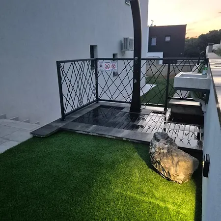 Luxury Sea View Dijana With Infinity Pool & Jacuzzi Near Rijeka