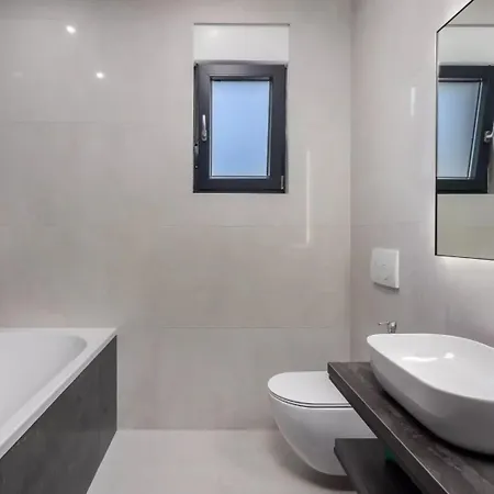 Villa Luxury Sea View Dijana With Infinity Pool & Jacuzzi Near Rijeka Kostrena