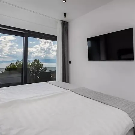 Villa Luxury Sea View Dijana With Infinity Pool & Jacuzzi Near Rijeka *