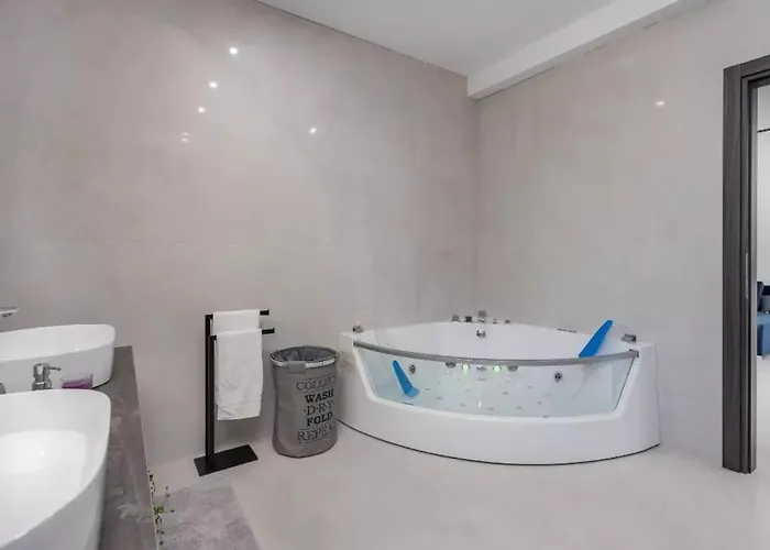 Luxury Sea View Dijana With Infinity Pool & Jacuzzi Near Rijeka *